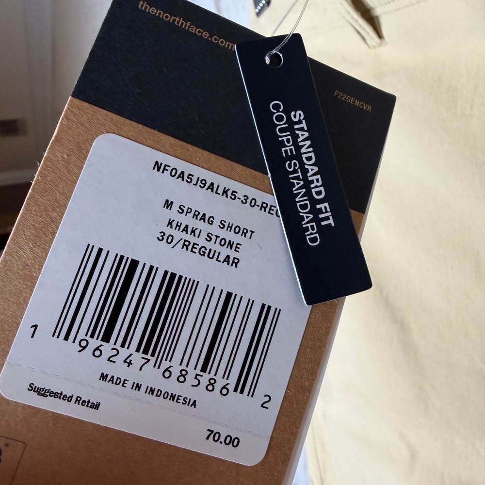 The North Face Men's Khaki stone Short - Picture 4 of 4